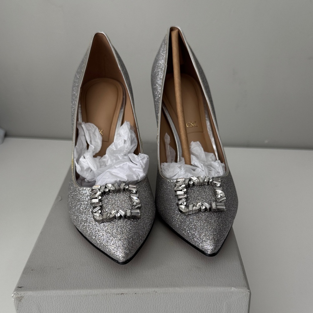 Charles & Keith THE BRIDAL COLLECTION
Glitter Gem-Embellished Pumps Size 7 New